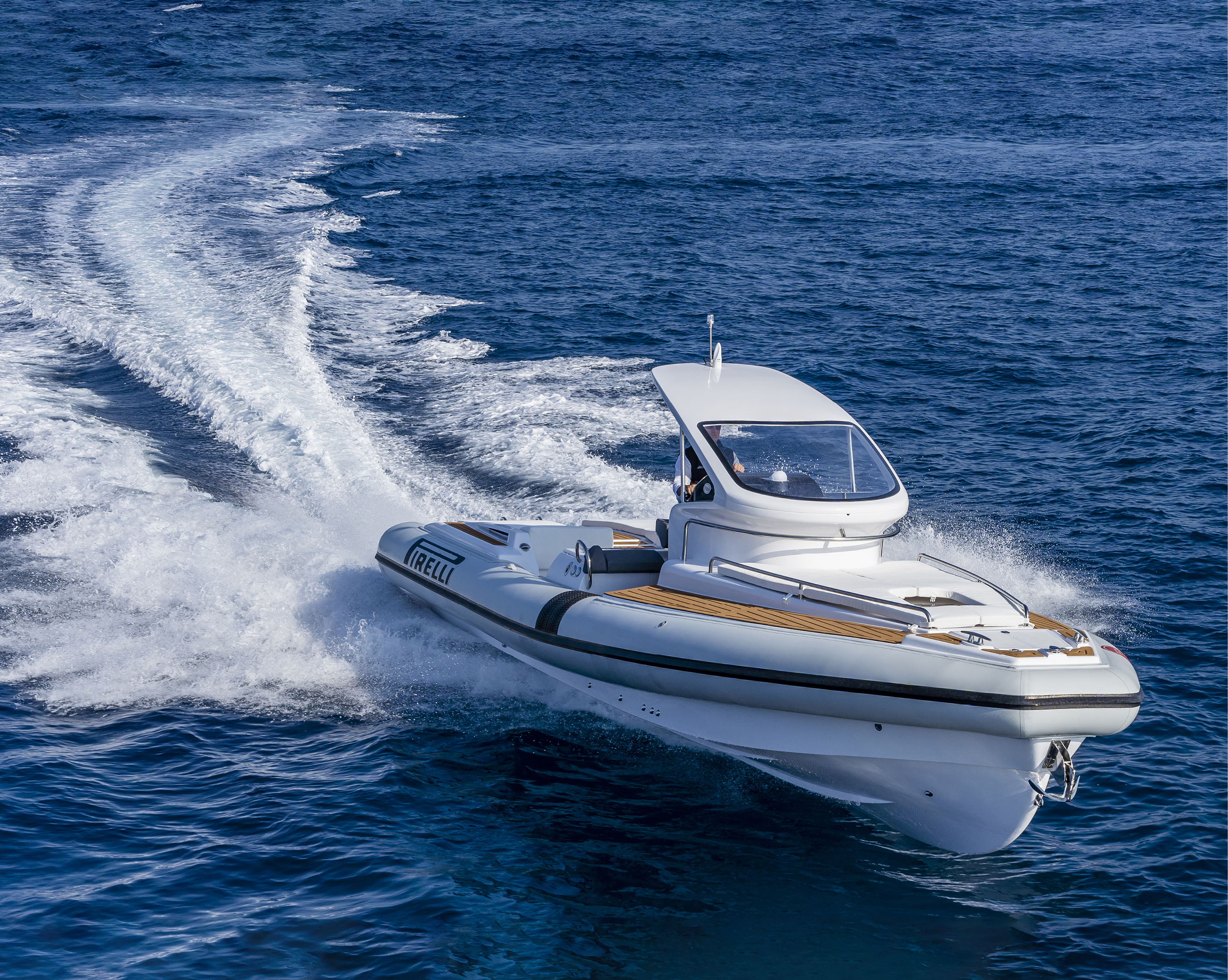 Gallery_20Years_Pirelli_Speedboats_2000x1596px11