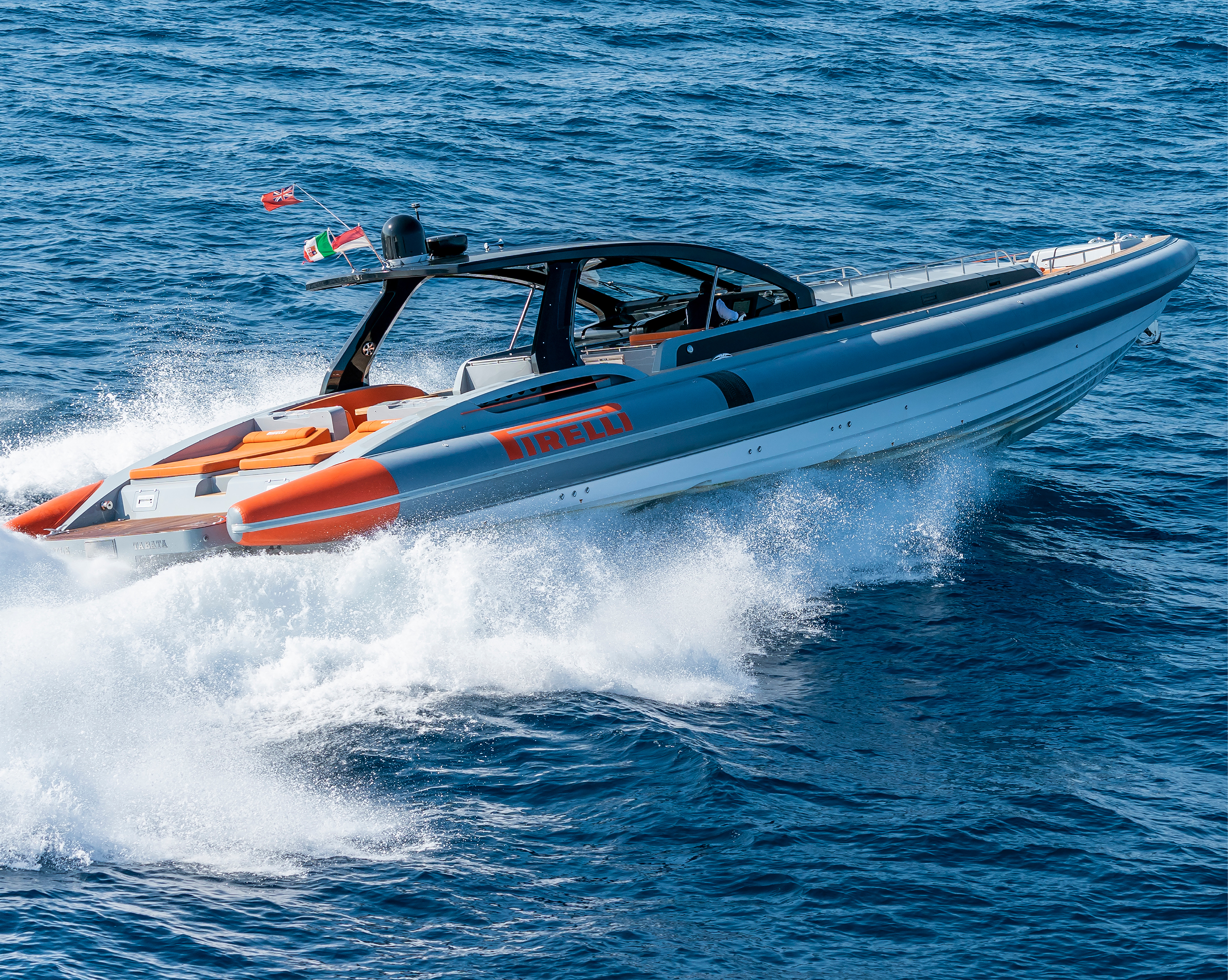 Gallery_20Years_Pirelli_Speedboats_2000x1596px16