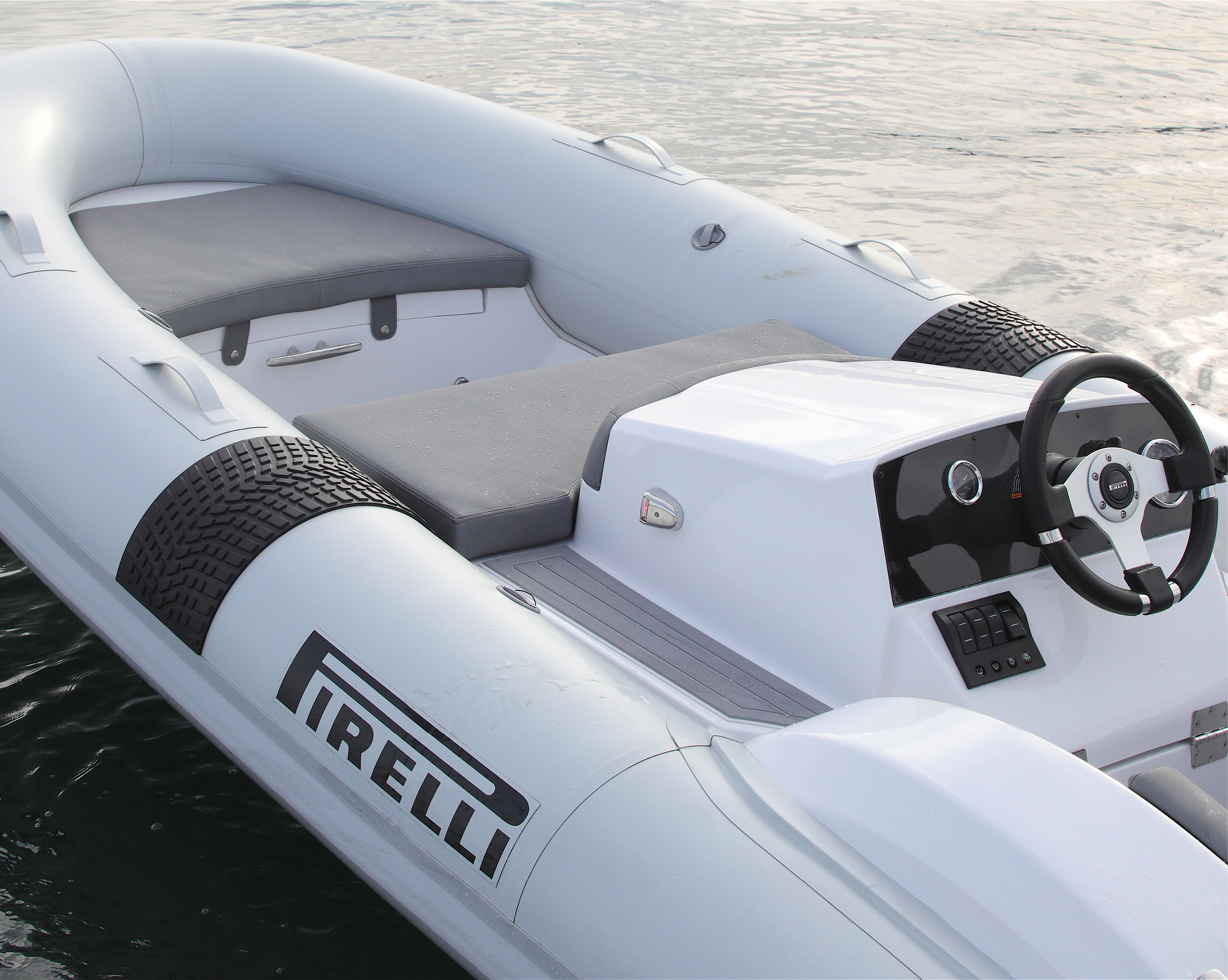 Gallery_20Years_Pirelli_Speedboats_2000x1596px18
