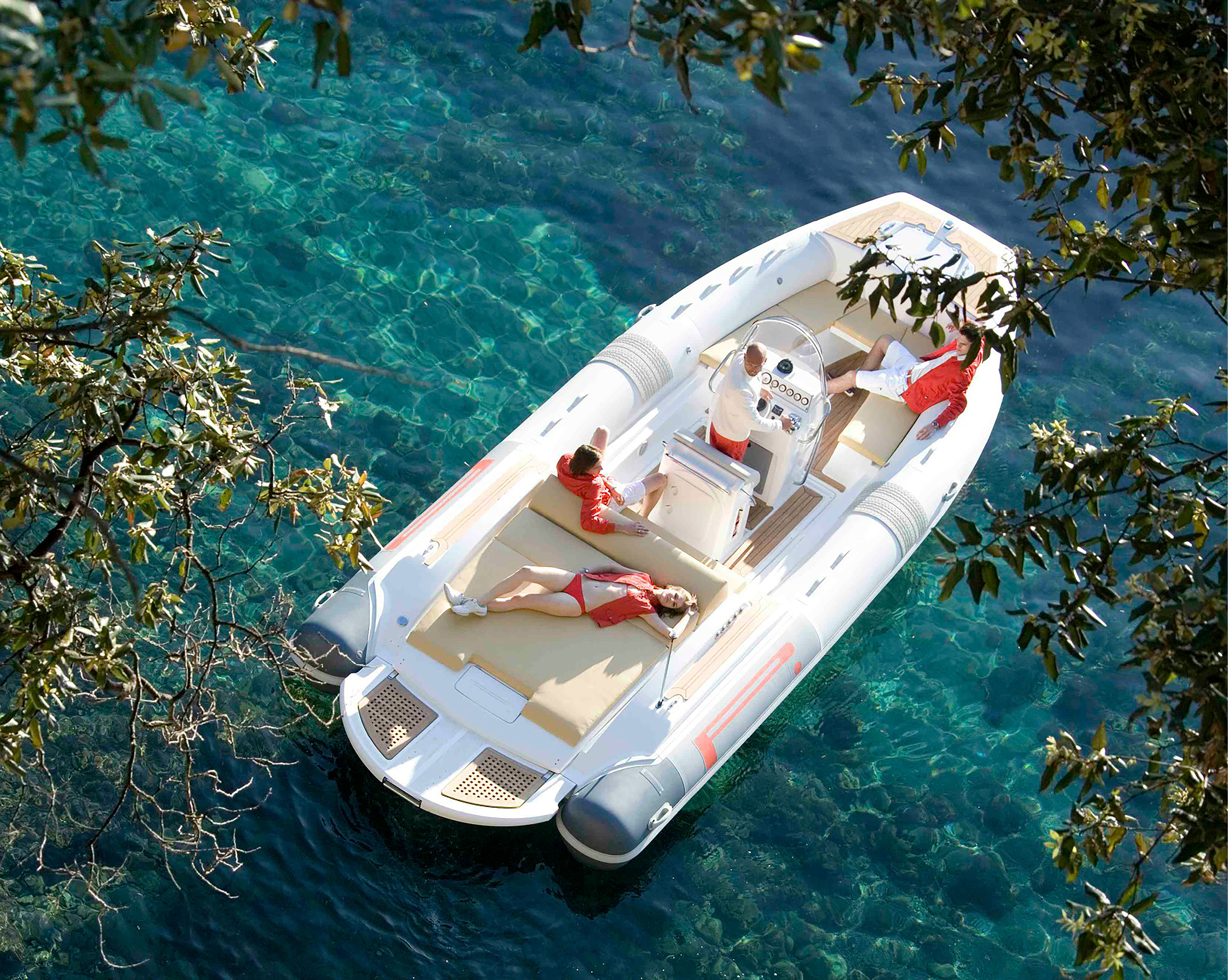 Gallery_20Years_Pirelli_Speedboats_2000x1596px3