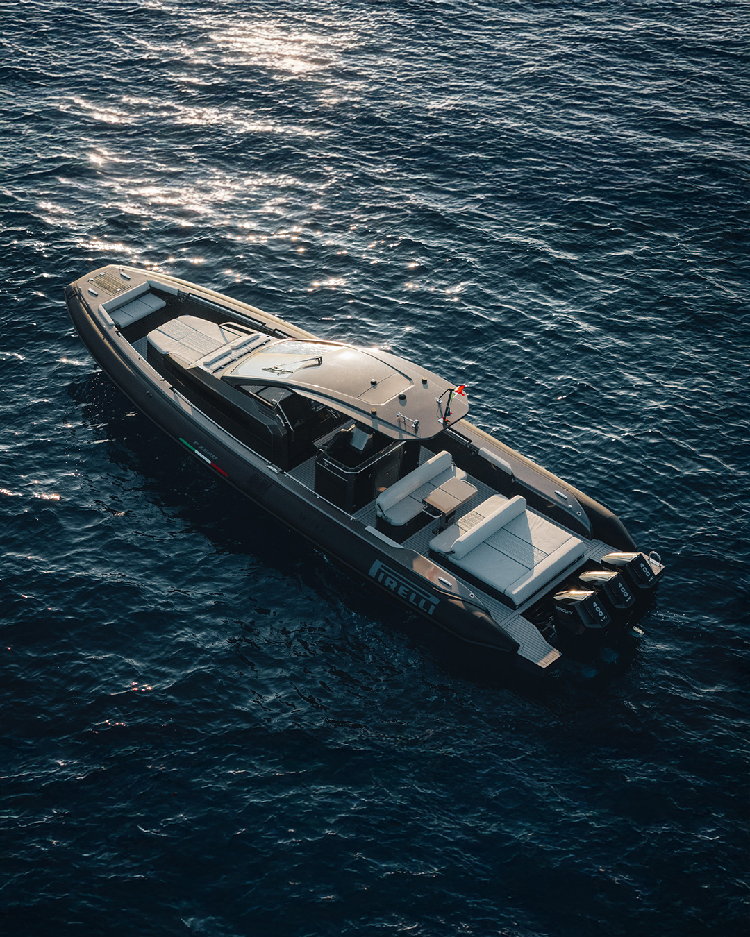 Gallery_Mobile-PIRELLI-42-PZERO_2