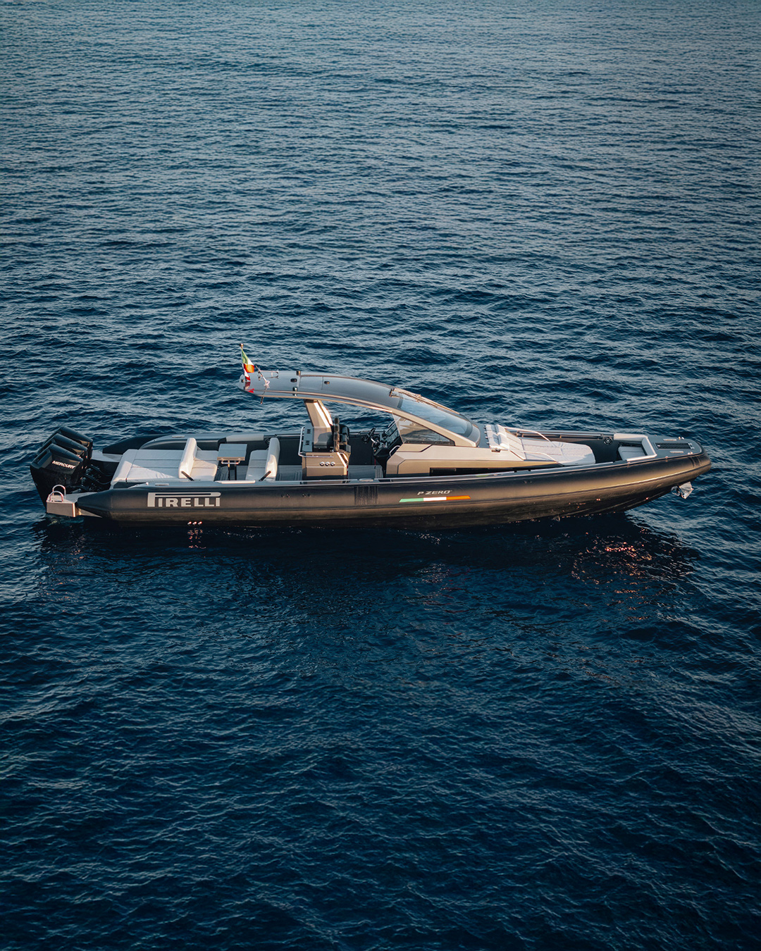 Gallery_Mobile-PIRELLI-42-PZERO_3