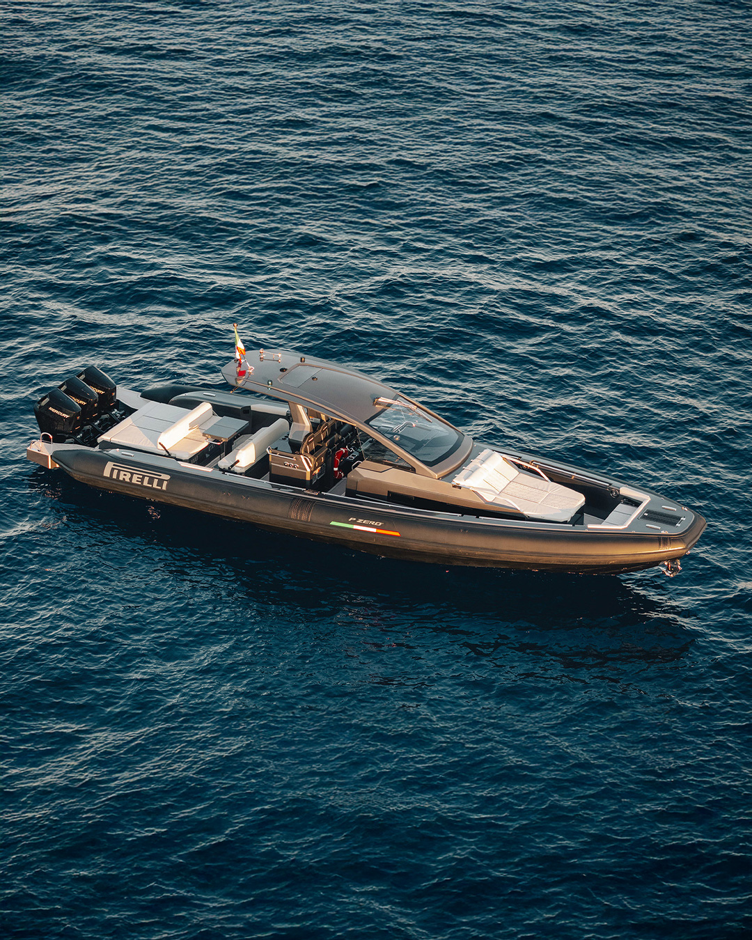 Gallery_Mobile-PIRELLI-42-PZERO_4