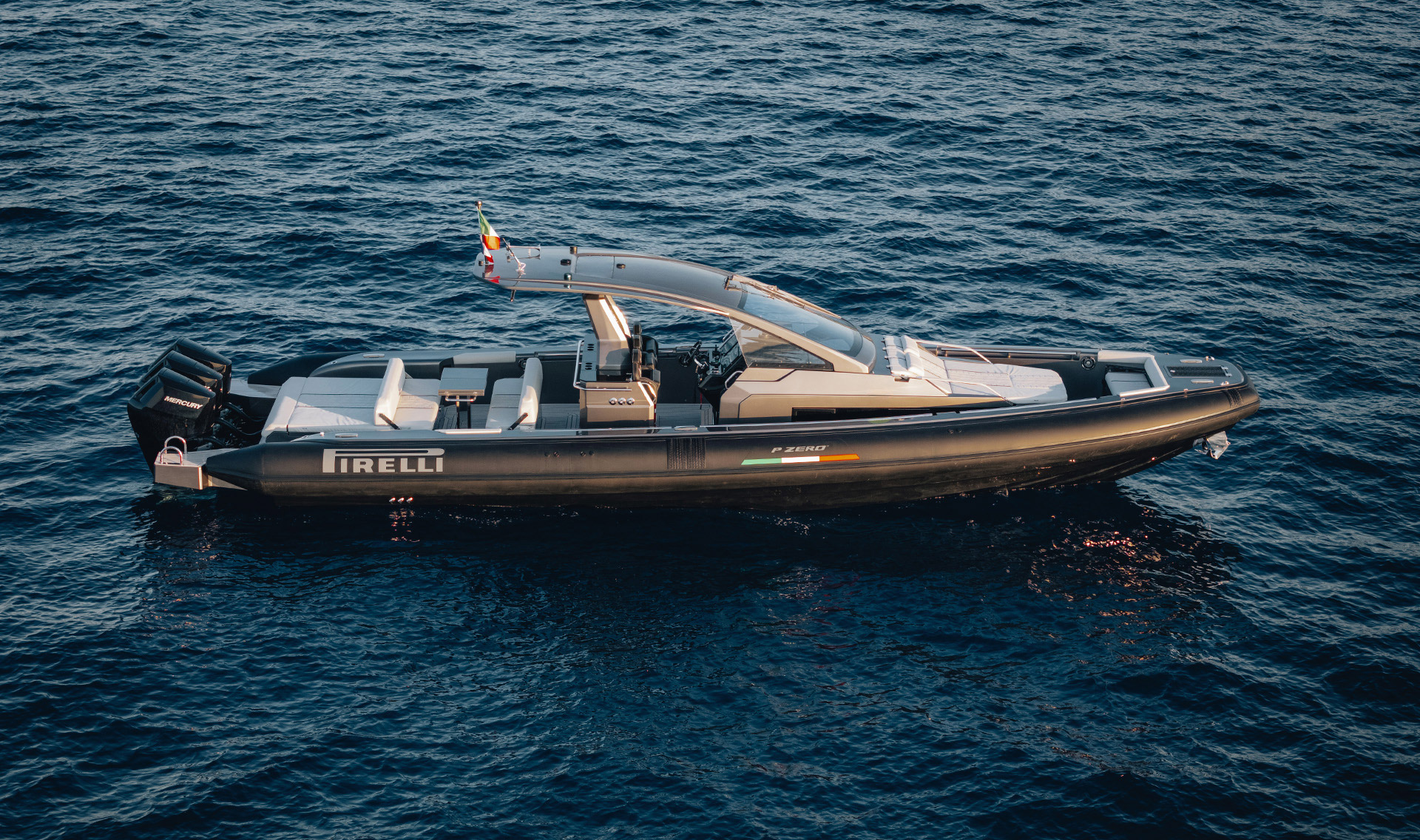 Gallery_PIRELLI-42-PZERO